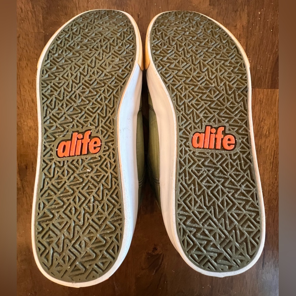Alife Men's Olive Sneakers - Picture 9 of 9
